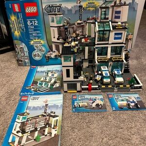 LEGO CITY: Police Headquarters (7744) Verified 100% Complete With Manuals & Box